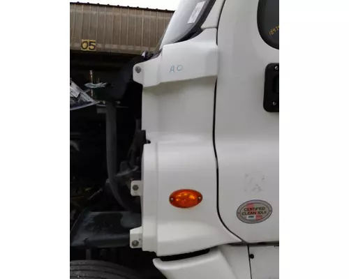 FREIGHTLINER CASCADIA 125 COWL