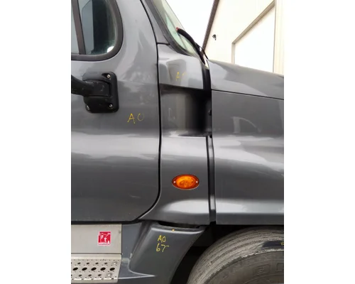 FREIGHTLINER CASCADIA 125 COWL