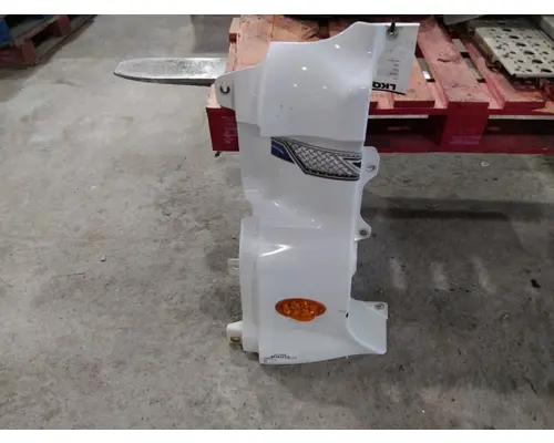 FREIGHTLINER CASCADIA 125 COWL