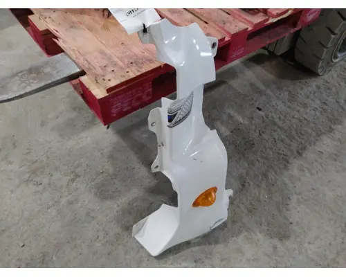 FREIGHTLINER CASCADIA 125 COWL