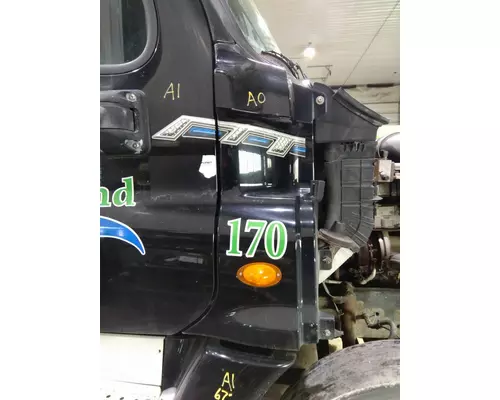 FREIGHTLINER CASCADIA 125 COWL