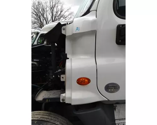 FREIGHTLINER CASCADIA 125 COWL