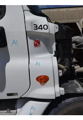 FREIGHTLINER CASCADIA 125 COWL