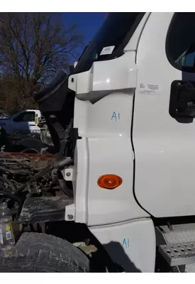 FREIGHTLINER CASCADIA 125 COWL