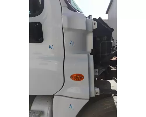 FREIGHTLINER CASCADIA 125 COWL