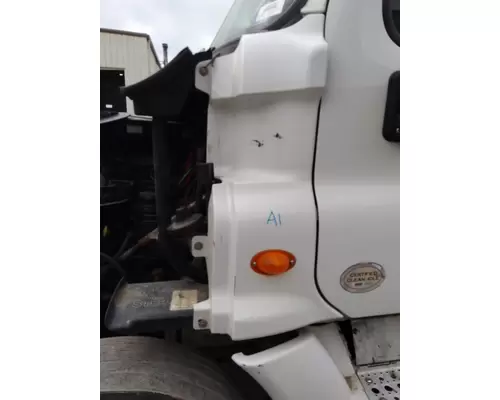 FREIGHTLINER CASCADIA 125 COWL