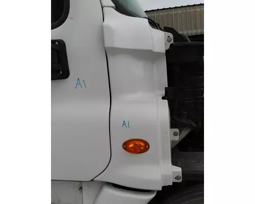 FREIGHTLINER CASCADIA 125 COWL