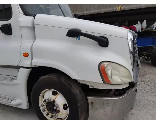 FREIGHTLINER CASCADIA 125 COWL