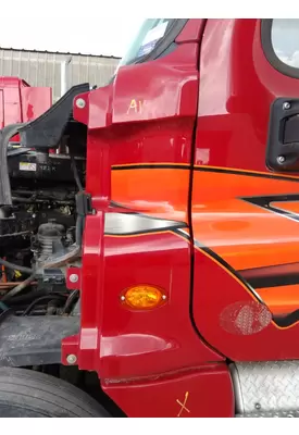 FREIGHTLINER CASCADIA 125 COWL