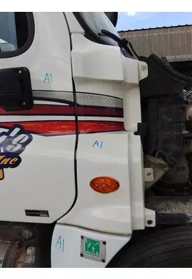 FREIGHTLINER CASCADIA 125 COWL