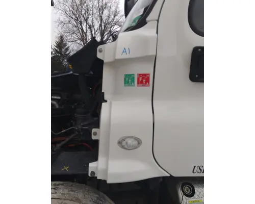 FREIGHTLINER CASCADIA 125 COWL
