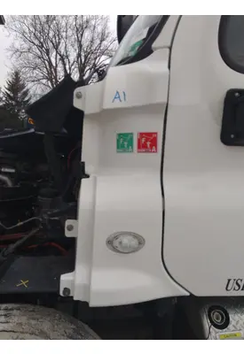 FREIGHTLINER CASCADIA 125 COWL