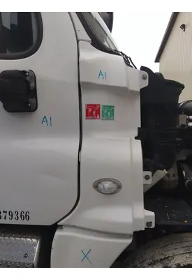 FREIGHTLINER CASCADIA 125 COWL