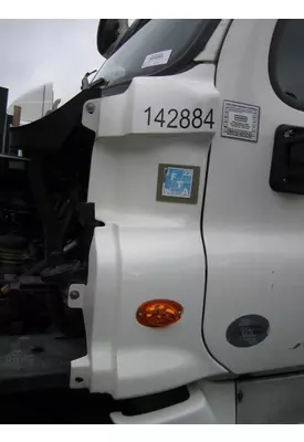 FREIGHTLINER CASCADIA 125 COWL