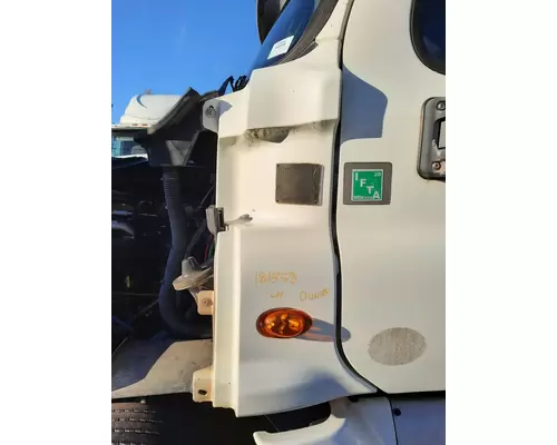 FREIGHTLINER CASCADIA 125 COWL