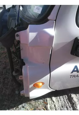 FREIGHTLINER CASCADIA 125 COWL