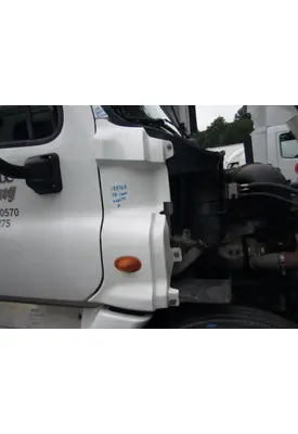 FREIGHTLINER CASCADIA 125 COWL