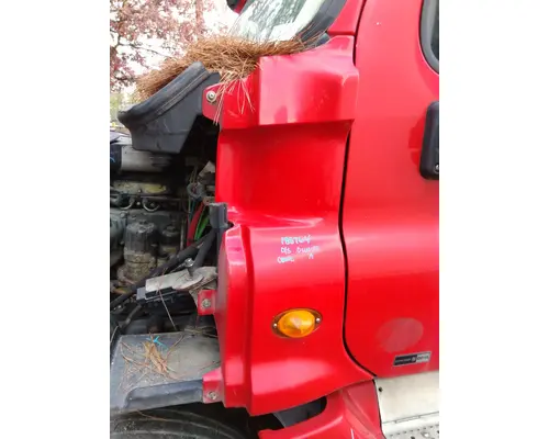 FREIGHTLINER CASCADIA 125 COWL