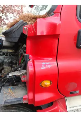 FREIGHTLINER CASCADIA 125 COWL