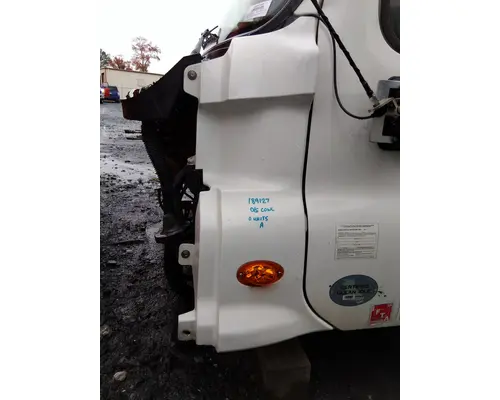 FREIGHTLINER CASCADIA 125 COWL