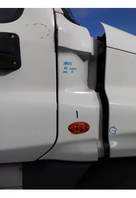 FREIGHTLINER CASCADIA 125 COWL
