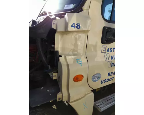 FREIGHTLINER CASCADIA 125 COWL
