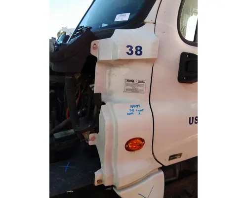 FREIGHTLINER CASCADIA 125 COWL