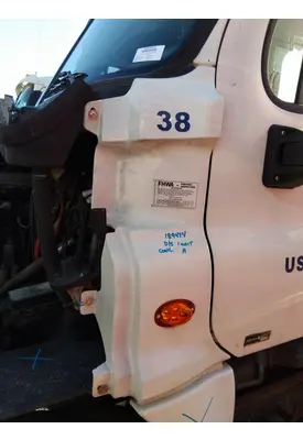 FREIGHTLINER CASCADIA 125 COWL