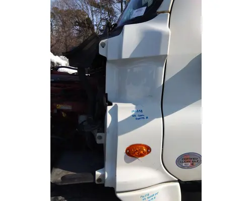 FREIGHTLINER CASCADIA 125 COWL