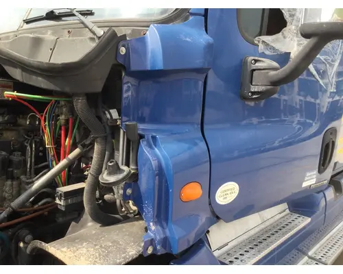 FREIGHTLINER CASCADIA 125 COWL