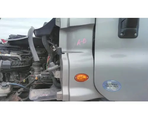 FREIGHTLINER CASCADIA 125 COWL