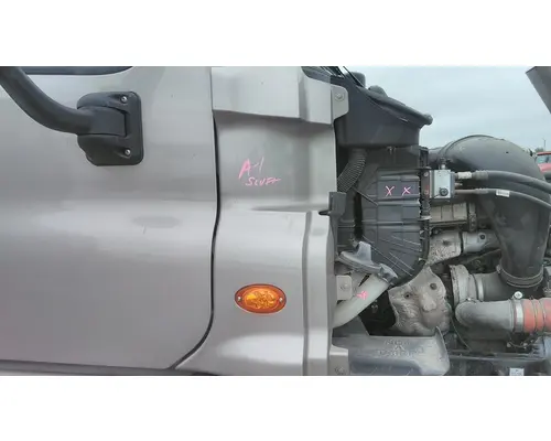 FREIGHTLINER CASCADIA 125 COWL
