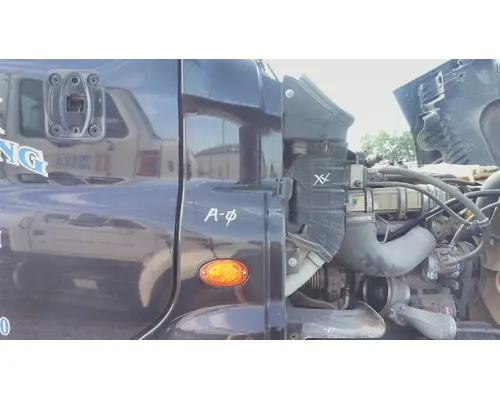 FREIGHTLINER CASCADIA 125 COWL