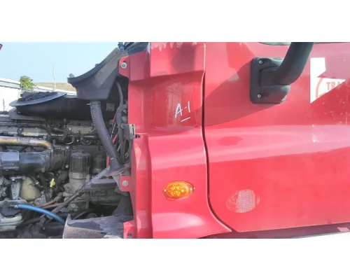 FREIGHTLINER CASCADIA 125 COWL