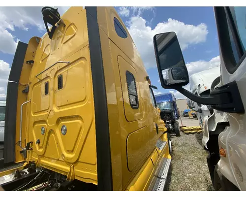 FREIGHTLINER CASCADIA 125 Cab