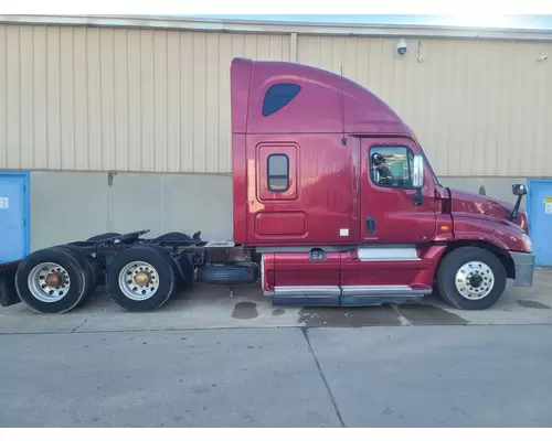 FREIGHTLINER CASCADIA 125 Complete Vehicle