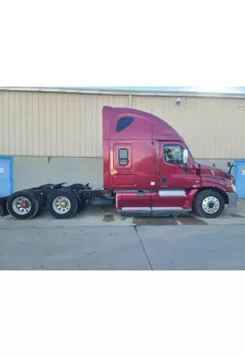 FREIGHTLINER CASCADIA 125 Complete Vehicle