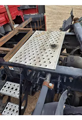 FREIGHTLINER CASCADIA 125 DECK (CATWALK) STEP