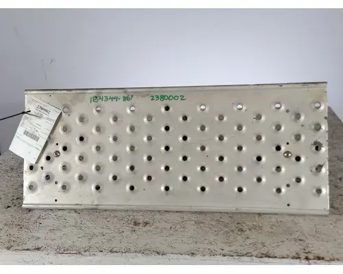 FREIGHTLINER CASCADIA 125 DECK (CATWALK) STEP