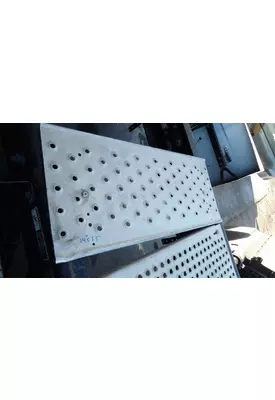 FREIGHTLINER CASCADIA 125 DECK (CATWALK) STEP