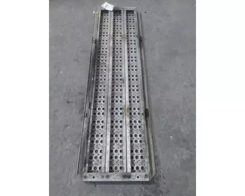 FREIGHTLINER CASCADIA 125 DECK (CATWALK) STEP