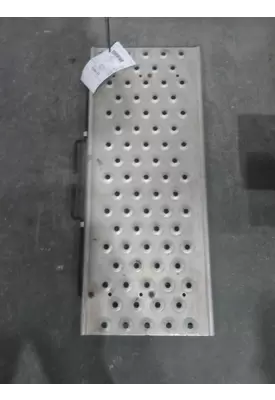 FREIGHTLINER CASCADIA 125 DECK (CATWALK) STEP
