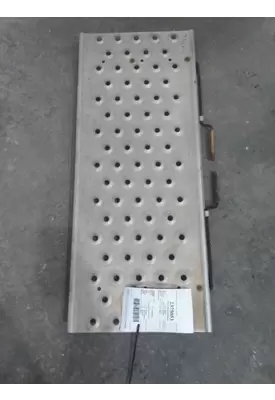 FREIGHTLINER CASCADIA 125 DECK (CATWALK) STEP