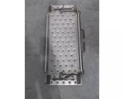 FREIGHTLINER CASCADIA 125 DECK (CATWALK) STEP