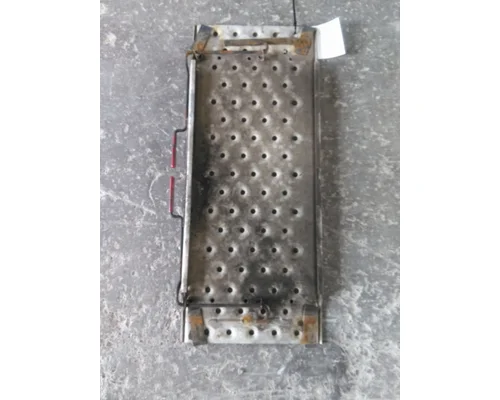 FREIGHTLINER CASCADIA 125 DECK (CATWALK) STEP