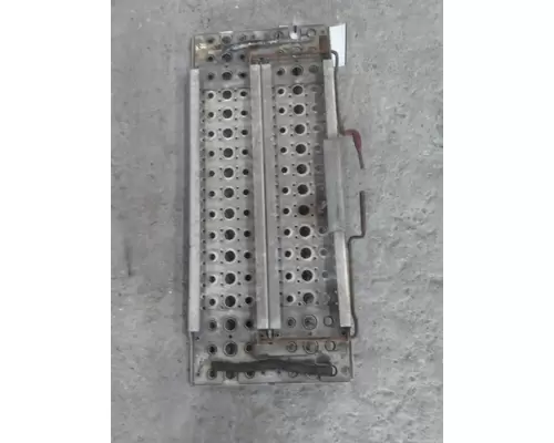 FREIGHTLINER CASCADIA 125 DECK (CATWALK) STEP