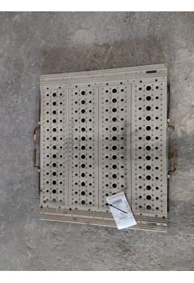 FREIGHTLINER CASCADIA 125 DECK (CATWALK) STEP