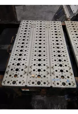 FREIGHTLINER CASCADIA 125 DECK (CATWALK) STEP