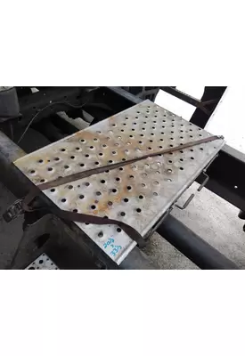 FREIGHTLINER CASCADIA 125 DECK (CATWALK) STEP