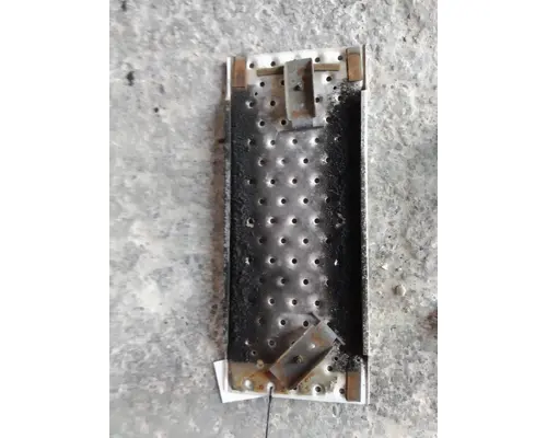 FREIGHTLINER CASCADIA 125 DECK (CATWALK) STEP